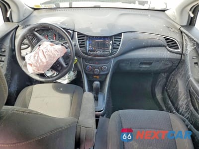 Zdjęcie 8 z 13 samochodu: 2021 CHEVROLET TRAX LS VIN:KL7CJKSB0MB301184 - miniatura