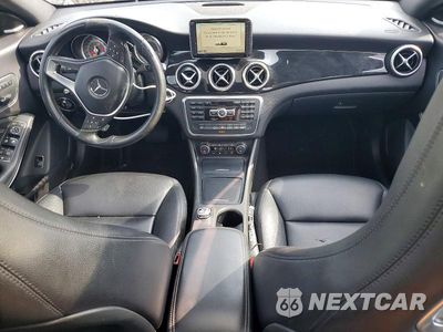 Zdjęcie 8 z 12 samochodu: 2014 MERCEDES-BENZ CLA 250 VIN:WDDSJ4EB6EN045807 - miniatura