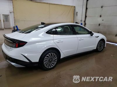Trzecie zdjęcie samochodu z tyłu: 2024 HYUNDAI SONATA HYBRID LIMITED VIN:KMHL54JJ4RA098403 - miniatura