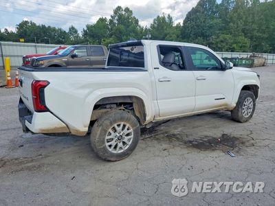 Trzecie zdjęcie samochodu z tyłu: 2024 TOYOTA TACOMA SR5 VIN:3TMLB5JN6RM016907 - miniatura