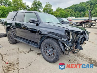 Czwarte zdjęcie samochodu z boku: 2015 TOYOTA 4RUNNER TRD PRO VIN:JTEBU5JR1F5249499 - miniatura