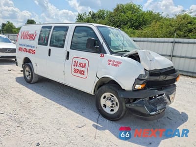 Czwarte zdjęcie samochodu z boku: 2024 CHEVROLET EXPRESS G2500 VIN:1GCWGAFP6R1256313 - miniatura