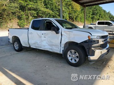Czwarte zdjęcie samochodu z boku: 2021 CHEVROLET SILVERADO 1500 C1500 LT VIN:1GCRWCED8MZ249098 - miniatura