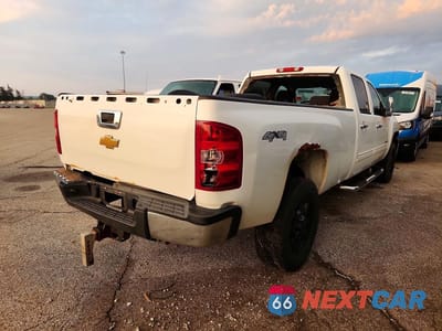 Trzecie zdjęcie samochodu z tyłu: 2013 CHEVROLET SILVERADO K3500 LT VIN:1GC4K0E87DF231619 - miniatura