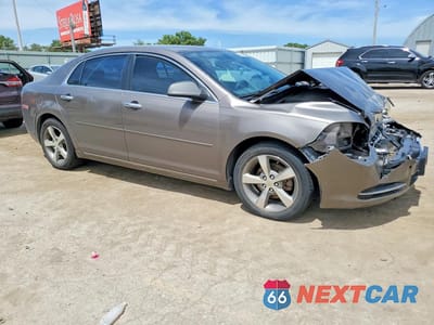 Czwarte zdjęcie samochodu z boku: 2012 CHEVROLET MALIBU 1LT VIN:1G1ZC5E06CF101560 - miniatura