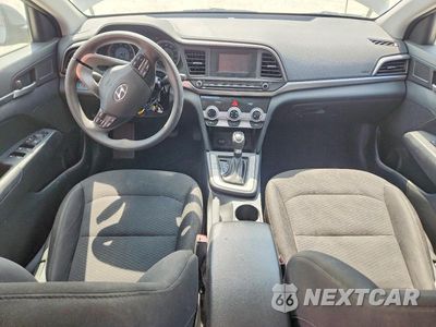 Zdjęcie 8 z 12 samochodu: 2019 HYUNDAI ELANTRA SE VIN:5NPD74LF7KH477275 - miniatura
