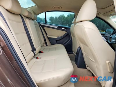Zdjęcie 10 z 12 samochodu: 2013 VOLKSWAGEN JETTA SE VIN:3VWDP7AJ1DM448289 - miniatura