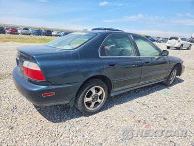 Trzecie zdjęcie samochodu z tyłu: 1996 HONDA ACCORD EX VIN:1HGCD5566TA082554 - miniatura