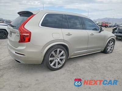Trzecie zdjęcie samochodu z tyłu: 2018 VOLVO XC90 T6 VIN:YV4A22PL8J1198636 - miniatura