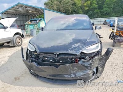 Piąte zdjęcie samochodu w środku: 2017 TESLA MODEL X VIN:5YJXCDE28HF031081 - miniatura