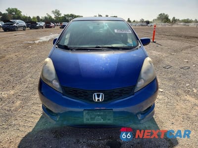 Piąte zdjęcie samochodu w środku: 2012 HONDA FIT SPORT VIN:JHMGE8H56CC039921 - miniatura