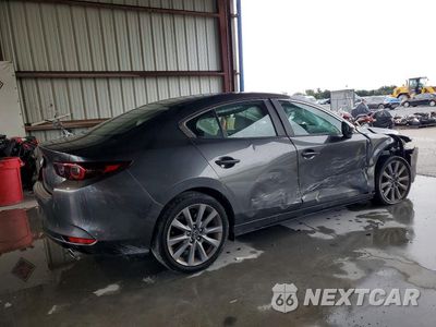Trzecie zdjęcie samochodu z tyłu: 2025 MAZDA 3 PREFERRED VIN:3MZBPACM1SM453551 - miniatura