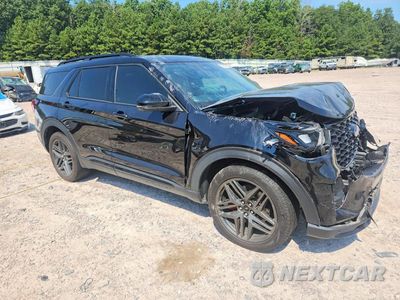 Czwarte zdjęcie samochodu z boku: 2025 FORD EXPLORER ST VIN:1FMWK8GC7SGB73393 - miniatura