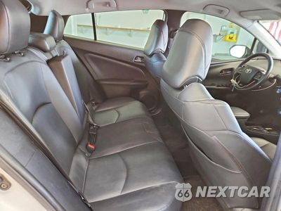 Zdjęcie 10 z 12 samochodu: 2021 TOYOTA PRIUS XLE AWD-E VIN:JTDL9MFU7M3025650 - miniatura
