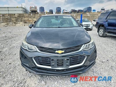 Piąte zdjęcie samochodu w środku: 2017 CHEVROLET CRUZE LS VIN:1G1BC5SM4H7118416 - miniatura