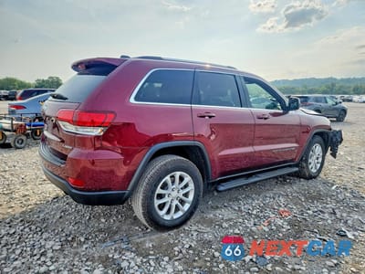 Trzecie zdjęcie samochodu z tyłu: 2021 JEEP GRAND CHEROKEE LAREDO VIN:1C4RJEAG2MC625579 - miniatura
