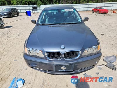 Piąte zdjęcie samochodu w środku: 2003 BMW 330 XI VIN:WBAEW53423PN30026 - miniatura