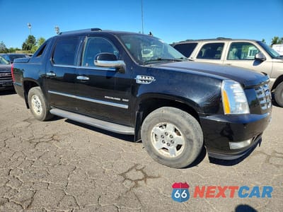 Czwarte zdjęcie samochodu z boku: 2011 CADILLAC ESCALADE EXT LUXURY VIN:3GYT4MEF7BG170645 - miniatura
