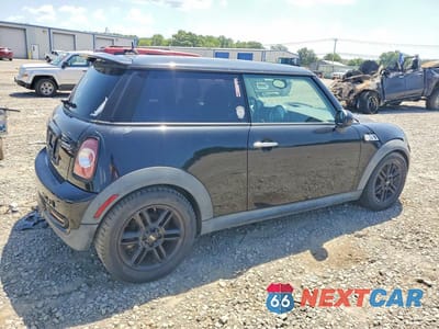 Trzecie zdjęcie samochodu z tyłu: 2012 MINI COOPER S VIN:WMWSV3C58CTY28106 - miniatura