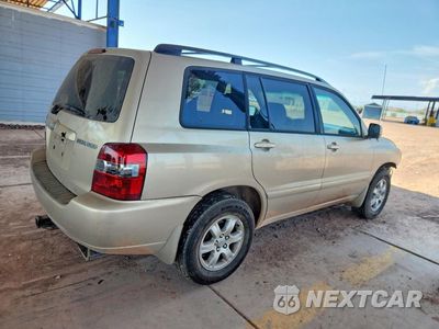 Trzecie zdjęcie samochodu z tyłu: 2005 TOYOTA HIGHLANDER BASE VIN:JTEEP21AX50133940 - miniatura