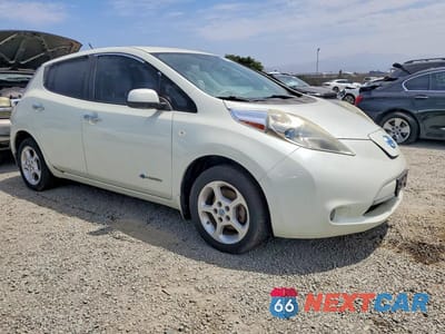 Czwarte zdjęcie samochodu z boku: 2011 NISSAN LEAF SV VIN:JN1AZ0CP6BT001516 - miniatura