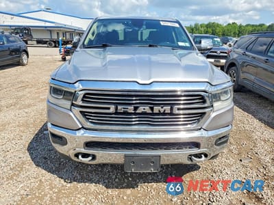 Piąte zdjęcie samochodu w środku: 2019 RAM 1500 LARAMIE VIN:1C6SRFJT7KN536029 - miniatura