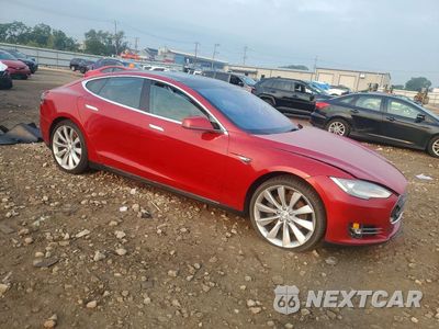 Czwarte zdjęcie samochodu z boku: 2013 TESLA MODEL S VIN:5YJSA1CP7DFP10766 - miniatura