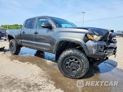 Czwarte zdjęcie samochodu z boku: 2018 TOYOTA TACOMA TRD OFF-ROAD VIN:3TMDZ5BN5JM049710 - miniatura