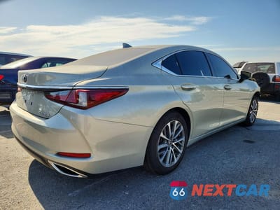 Trzecie zdjęcie samochodu z tyłu: 2022 LEXUS ES 350 BASE VIN:58ACZ1B10NU124353 - miniatura