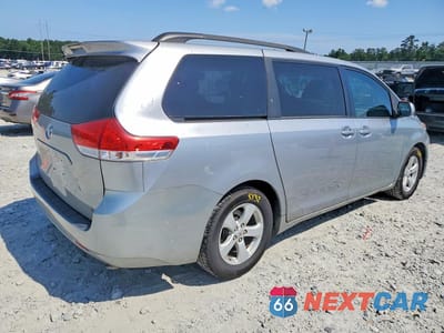 Trzecie zdjęcie samochodu z tyłu: 2011 TOYOTA SIENNA LE VIN:5TDKK3DC6BS169223 - miniatura