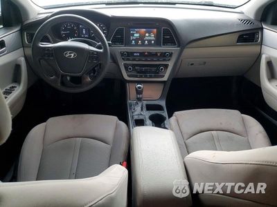 Zdjęcie 8 z 12 samochodu: 2016 HYUNDAI SONATA SE VIN:5NPE24AF1GH422589 - miniatura