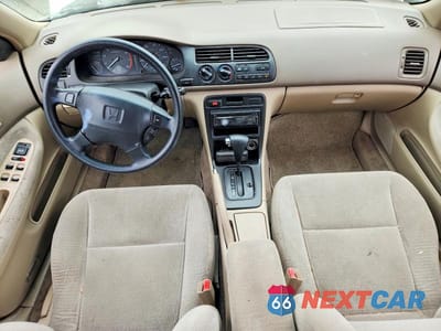 Zdjęcie 8 z 12 samochodu: 1997 HONDA ACCORD LX VIN:1HGCE1821VA000439 - miniatura