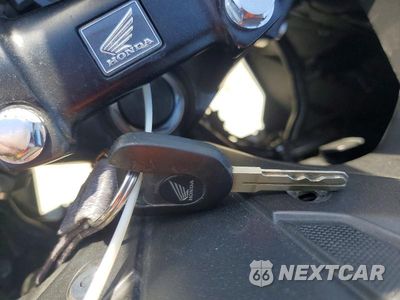 Zdjęcie 8 z 9 samochodu: 2024 HONDA NC750 XD VIN:JH2RH0916RK300484 - miniatura