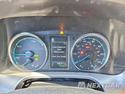 Zdjęcie 9 z 12 samochodu: 2018 TOYOTA RAV4 HV SE VIN:JTMJJREV4JD163528 - miniatura