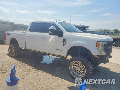 Czwarte zdjęcie samochodu z boku: 2017 FORD F250 SUPER DUTY VIN:1FT7W2BT7HEB13488 - miniatura
