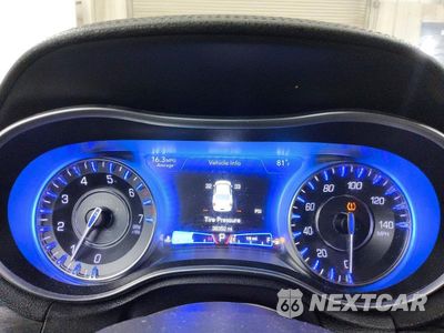 Zdjęcie 9 z 12 samochodu: 2021 CHRYSLER 300 TOURING VIN:2C3CCAAG7MH538240 - miniatura