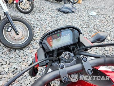 Zdjęcie 7 z 9 samochodu: 2014 HONDA CTX700 N VIN:JH2RC6807EK001767 - miniatura