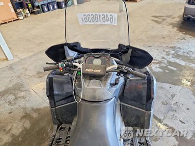 Piąte zdjęcie samochodu w środku: 2018 CAN AM OUTLANDER ATV VIN:3JBLKAX44JJ000642 - miniatura