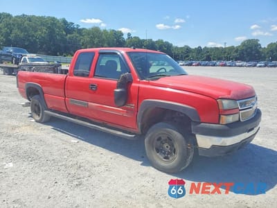 Czwarte zdjęcie samochodu z boku: 2005 CHEVROLET SILVERADO C2500 HEAVY DUTY VIN:1GCHC29225E305813 - miniatura