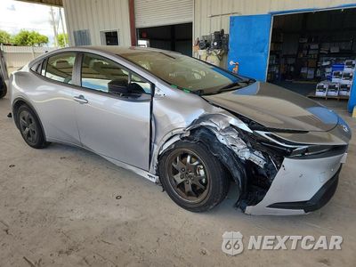 Czwarte zdjęcie samochodu z boku: 2024 TOYOTA PRIUS LE VIN:JTDACAAUXR3048118 - miniatura