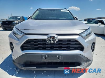 Piąte zdjęcie samochodu w środku: 2022 TOYOTA RAV4 XLE PREMIUM VIN:2T3C1RFV1NC181826 - miniatura