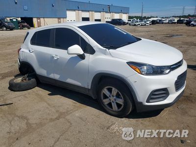 Czwarte zdjęcie samochodu z boku: 2020 CHEVROLET TRAX LS VIN:KL7CJNSB1LB063460 - miniatura