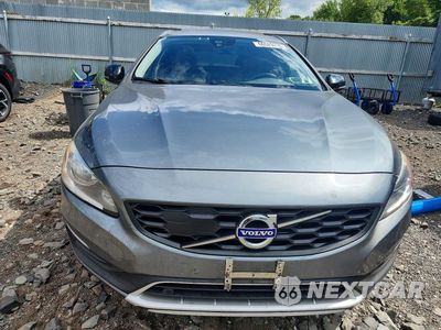 Piąte zdjęcie samochodu w środku: 2018 VOLVO V60 CROSS COUNTRY PREMIER VIN:YV440MWK1J2055335 - miniatura