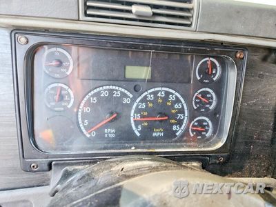 Zdjęcie 9 z 14 samochodu: 2005 FREIGHTLINER COLUMBIA 120 SEMI TRUCK VIN:1FUJA6CK25LN89438 - miniatura