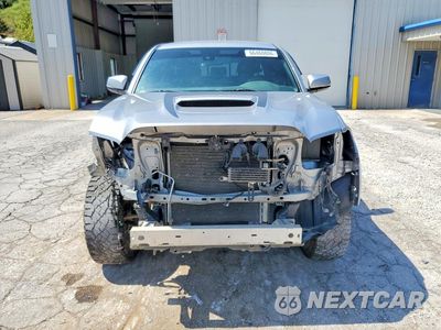 Piąte zdjęcie samochodu w środku: 2020 TOYOTA TACOMA TRD SPORT VIN:5TFCZ5AN0LX217070 - miniatura