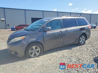 2011 TOYOTA SIENNA LE 8-PASSENGER 5TDKA3DC4BS005732 - główne zdjęcie licytacji z USA - miniatura