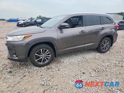 2017 TOYOTA HIGHLANDER XLE 5TDJZRFH5HS419014 - główne zdjęcie licytacji z USA - miniatura