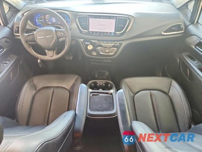 Zdjęcie 8 z 13 samochodu: 2024 CHRYSLER PACIFICA HYBRID SELECT VIN:2C4RC1S76RR181168 - miniatura