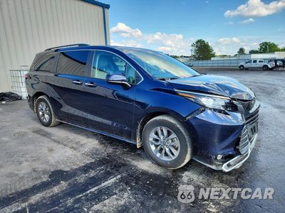 Czwarte zdjęcie samochodu z boku: 2022 TOYOTA SIENNA XLE VIN:5TDYSKFC5NS070639 - miniatura