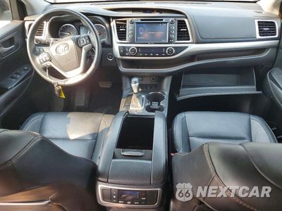 Zdjęcie 8 z 14 samochodu: 2015 TOYOTA HIGHLANDER XLE VIN:5TDJKRFH0FS122881 - miniatura